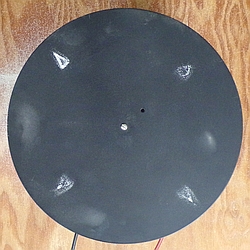 Four short radial nodes near the edge